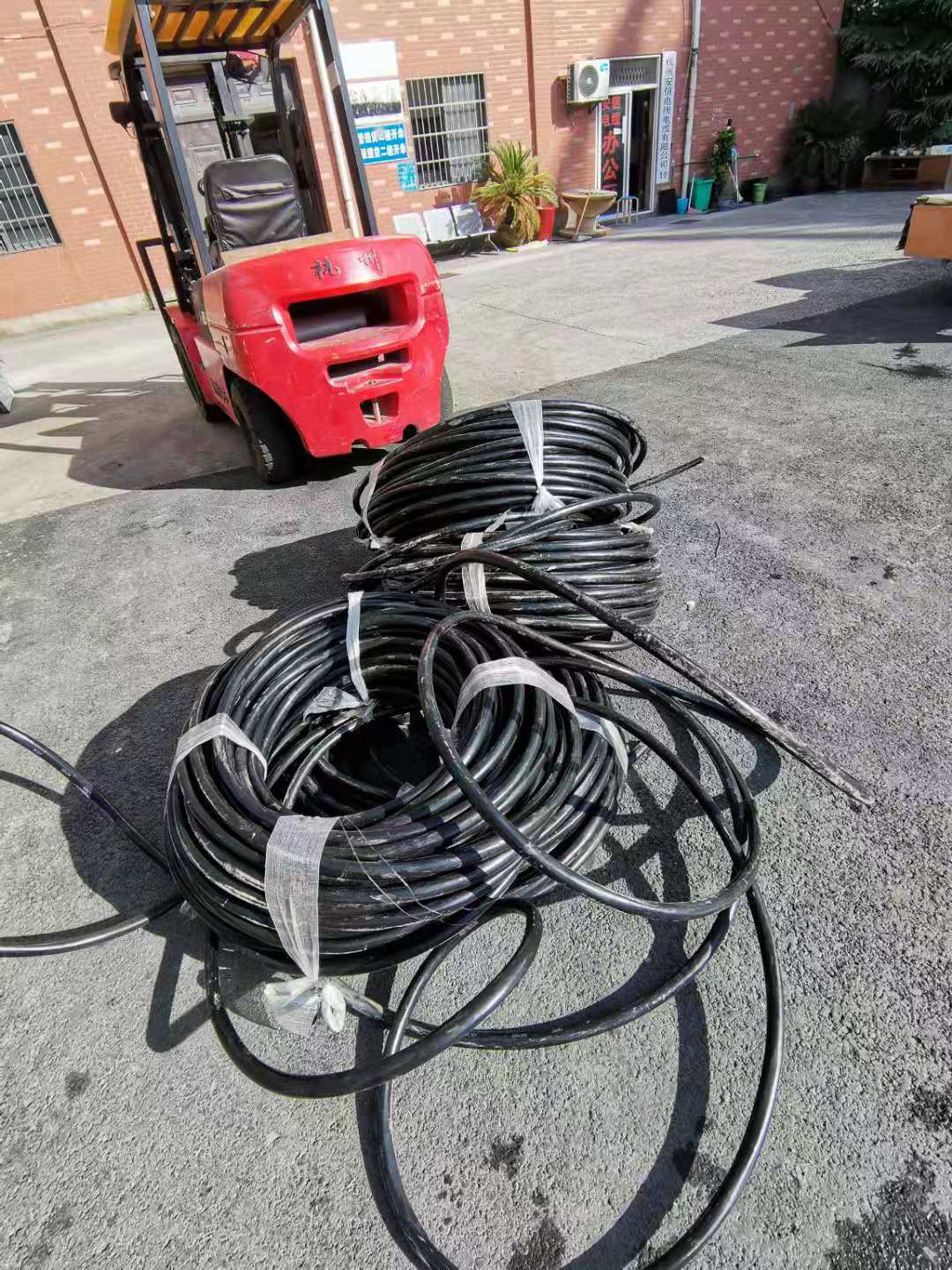 电缆敷设